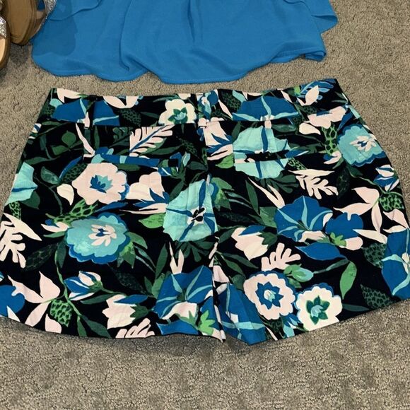 LOFT Blue/Green Floral Jungle Riviera Shorts in Forever Navy Sz 6 EUC - Picture 10 of 11